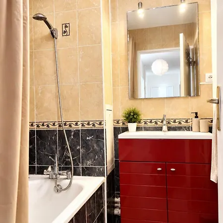 Direct Centre De Bordeaux, Aeroport, Gare & Tramway Apartment *